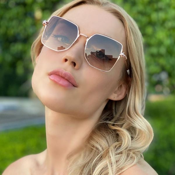 sunglasses square metal big frame women's retro style gradient grey lens glasses 2021 fashion, White;black
sunglasses square metal big frame women's retro style gradient grey lens glasses 2021 fashion, White;black