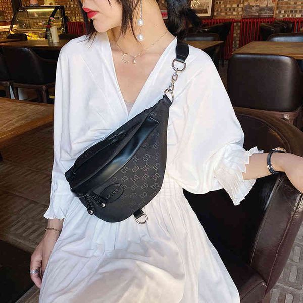 pockets handbag breast women 2021 ins oxford spinning canvas waist net red women's messenger, Black;red
pockets handbag breast women 2021 ins oxford spinning canvas waist net red women's messenger, Black;red
