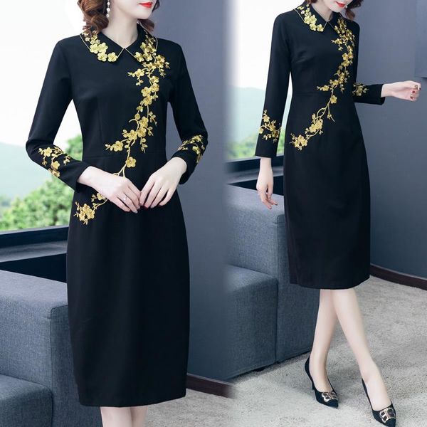 chinese autumn cheongsam 2021 ethnic elegant dress fashion exquisite three-dimensional embroidery lapel zipper ladies casual dresses, Black;gray
chinese autumn cheongsam 2021 ethnic elegant dress fashion exquisite three-dimensional embroidery lapel zipper ladies casual dresses, Black;gray