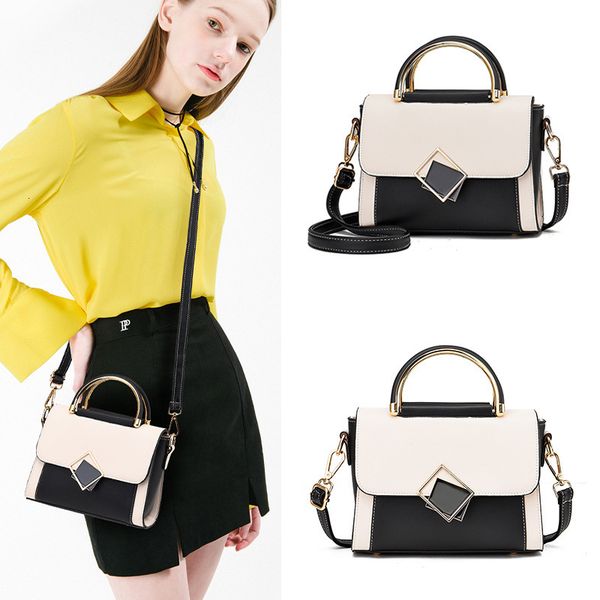 2021 single shoulder korean women's handbag color contrast fashion portable small square bag
2021 single shoulder korean women's handbag color contrast fashion portable small square bag