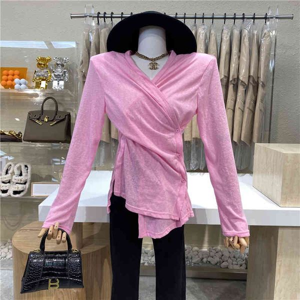 polos niche design waist v-neck shirt to show an upper part of slimming, White 
polos niche design waist v-neck shirt to show an upper part of slimming, White