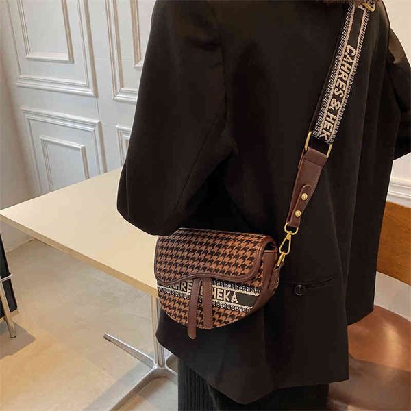 72% off bag 2022 designer s autumn simple letter foreign style hand new contrast checked saddle single shoulder messenger women's
72% off bag 2022 designer s autumn simple letter foreign style hand new contrast checked saddle single shoulder messenger women's