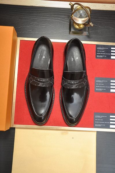 man leather shoes luxury business men's designer dress shoe fashion casual wedding shoes comfortable pointed solid color men shoess, Black
man leather shoes luxury business men's designer dress shoe fashion casual wedding shoes comfortable pointed solid color men shoess, Black