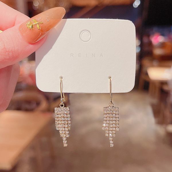 wholesale price classic design studs titanium steel screw with drill earrings semi-circular opening with drill earrings for women gift 2k40, Golden;silver
wholesale price classic design studs titanium steel screw with drill earrings semi-circular opening with drill earrings for women gift 2k40, Golden;silver