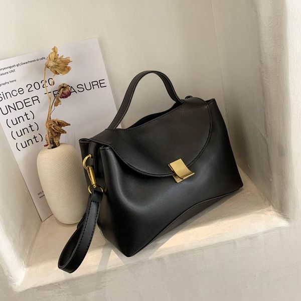 evening bags womens handbags winter female 2021 design fashion versatile large capacity lock portable shoulder messenger bag purses
evening bags womens handbags winter female 2021 design fashion versatile large capacity lock portable shoulder messenger bag purses