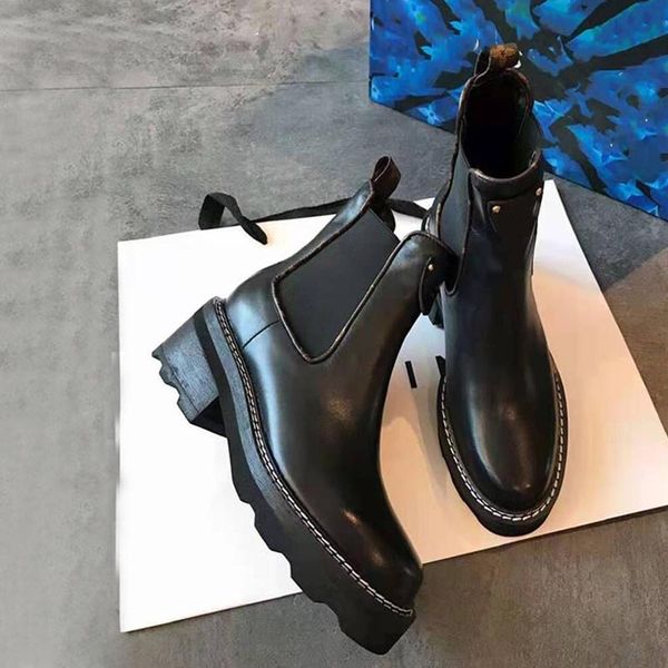 mid-tube short bootss leather thick-soled martin boot autumn and winter fashion women boots high-quality female designer women's black
mid-tube short bootss leather thick-soled martin boot autumn and winter fashion women boots high-quality female designer women's black