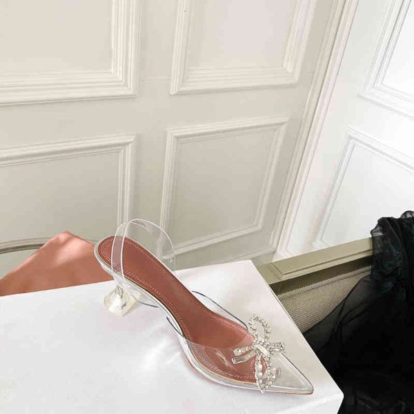 bowie begum rosie crystal-embellished pvc pumps shoes 75mm heels sandals for women heel luxury designers dress shoe evening slingback strap, Black
bowie begum rosie crystal-embellished pvc pumps shoes 75mm heels sandals for women heel luxury designers dress shoe evening slingback strap, Black