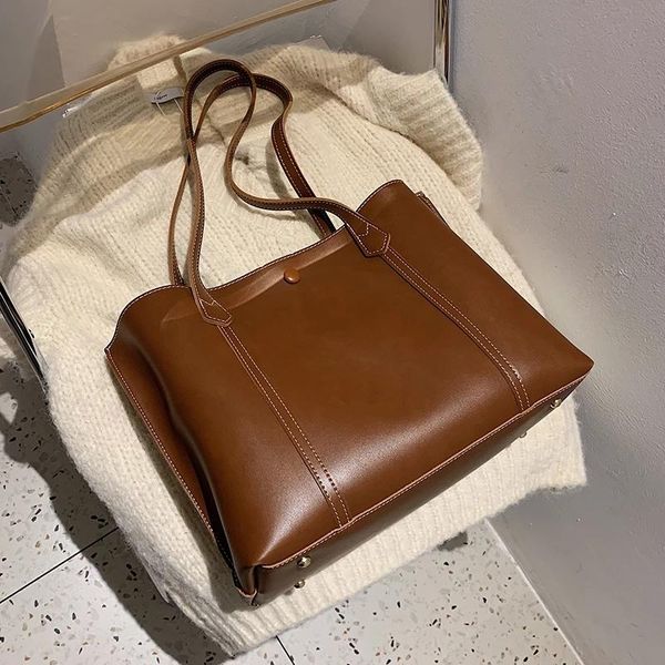 evening bags high capacity shoulder for women 2021 solid pu leather winter vintage desinger travel handbag luxury simple shopping totes
evening bags high capacity shoulder for women 2021 solid pu leather winter vintage desinger travel handbag luxury simple shopping totes