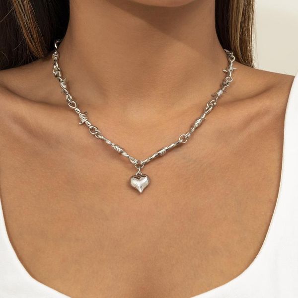 pendant necklaces punk thorns hollow chain necklace metal love heart clavicle for women geometric girl jewelry street shoot, Silver
pendant necklaces punk thorns hollow chain necklace metal love heart clavicle for women geometric girl jewelry street shoot, Silver