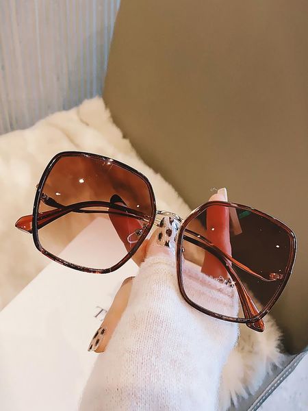 sunglasses special offer personality avant-garde 2021 fashion square anti-ultraviolet street men women vintage, White;black
sunglasses special offer personality avant-garde 2021 fashion square anti-ultraviolet street men women vintage, White;black