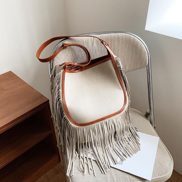 evening bags 2021 fashion handbag niche design bag large capacity messenger shoulder tassels bucket
evening bags 2021 fashion handbag niche design bag large capacity messenger shoulder tassels bucket