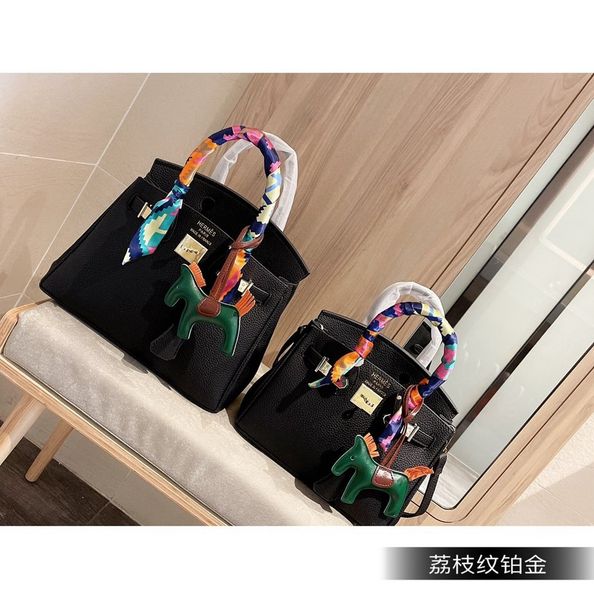 2021 star style purse bag purses fashion tote women's crossbody shoulder backpack women handbag -l7487, Red;black
2021 star style purse bag purses fashion tote women's crossbody shoulder backpack women handbag -l7487, Red;black