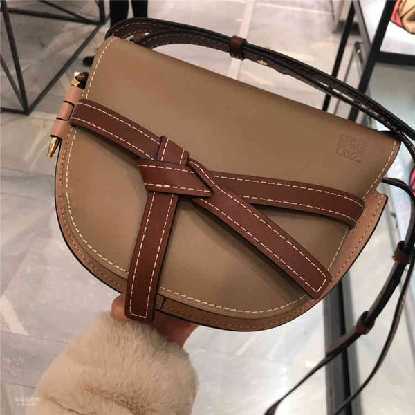 handbag hookloewe gate triangle saddle stitching color women's single shoulder bagluggage tag
handbag hookloewe gate triangle saddle stitching color women's single shoulder bagluggage tag