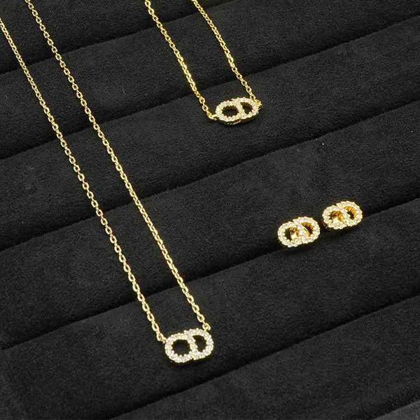 luxury designer fashion necklace d family letter small cd earrings bracelet set net red same dijia full diamond pearl mini earrings, Red;brown
luxury designer fashion necklace d family letter small cd earrings bracelet set net red same dijia full diamond pearl mini earrings, Red;brown