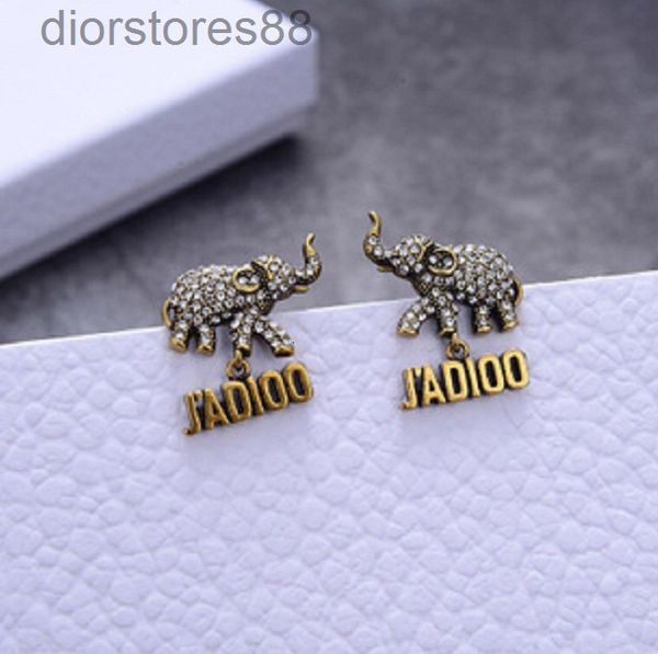 Ring d Jia Di Xiao Xiang Full Diamond Earrings Crystal Temperament Versatile Fashion Personality, Silver
Ring d Jia Di Xiao Xiang Full Diamond Earrings Crystal Temperament Versatile Fashion Personality, Silver