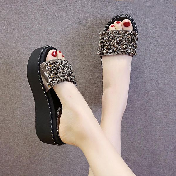 crystal beads platform sandals women open toe silver glitter muffin slippers metal rivets beach flipflops female sandalias mujer, Black
crystal beads platform sandals women open toe silver glitter muffin slippers metal rivets beach flipflops female sandalias mujer, Black