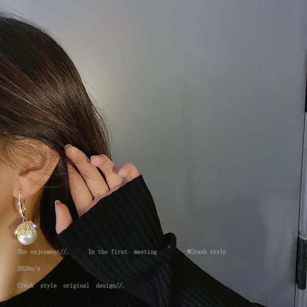 925 silver needle zircon pearl earrings french retro design earrings south korea dongdaemun fashionable eardrop, Golden
925 silver needle zircon pearl earrings french retro design earrings south korea dongdaemun fashionable eardrop, Golden
