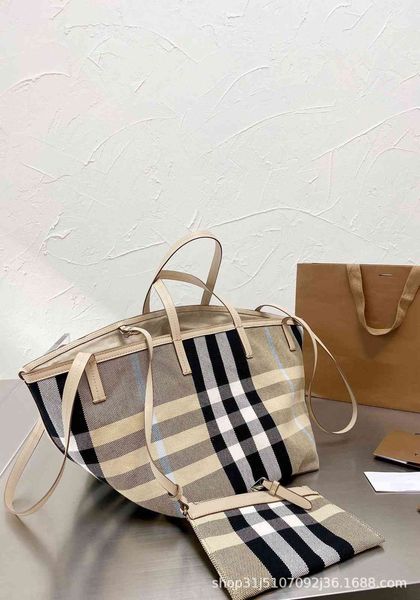 handbag 2021 spring and summer net red custom plaid canvas tote bag large capacity mommy single shoulder, Black;red
handbag 2021 spring and summer net red custom plaid canvas tote bag large capacity mommy single shoulder, Black;red