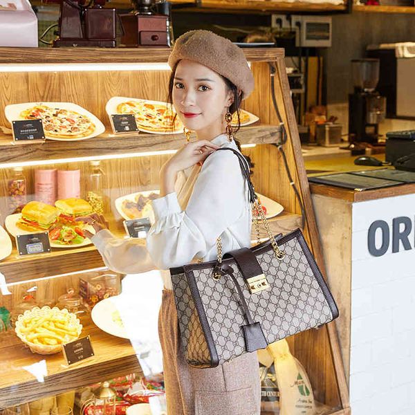 designer new women's leather large capacity fashion simple chain tote printing shoulder handbag bag handbags outlet
designer new women's leather large capacity fashion simple chain tote printing shoulder handbag bag handbags outlet