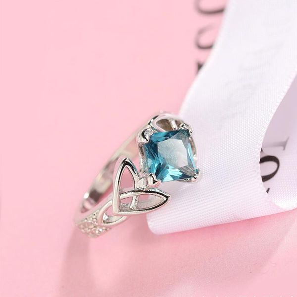 wedding rings fashion creative hollow love silver-plated double heart-shaped cubic zircons ring for women birthday gift, Slivery;golden
wedding rings fashion creative hollow love silver-plated double heart-shaped cubic zircons ring for women birthday gift, Slivery;golden
