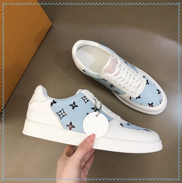 mens designer luxury shoes classic presbyopic printed canvas surface patched and white cowhide headp with box are size38-44, Red;white
mens designer luxury shoes classic presbyopic printed canvas surface patched and white cowhide headp with box are size38-44, Red;white
