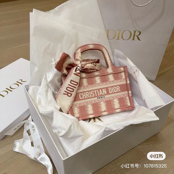 2021 new advanced 3d jacquard embroidery mini tote shopping bag portable summer versatile fairy out women luxurys designers ysj
2021 new advanced 3d jacquard embroidery mini tote shopping bag portable summer versatile fairy out women luxurys designers ysj