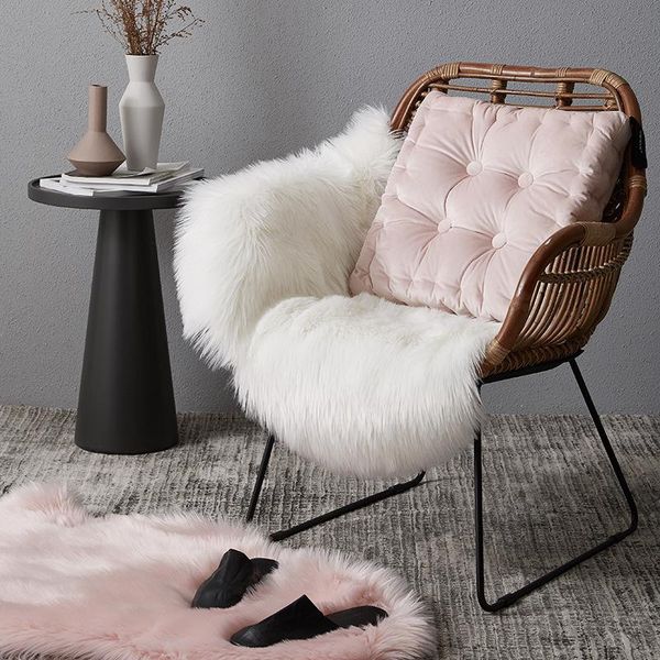 carpets fashion irregular shaggy warm carpet 60*90cm living room furry mat tea table pure color sofa chair decorative rug white/pink
carpets fashion irregular shaggy warm carpet 60*90cm living room furry mat tea table pure color sofa chair decorative rug white/pink