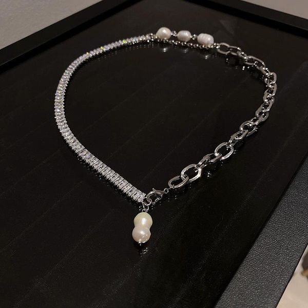 chokers lovoacc personality asymmetric shiny rhinestones necklace for women chunky linked chain irregular pearl necklaces 2021, Golden;silver
chokers lovoacc personality asymmetric shiny rhinestones necklace for women chunky linked chain irregular pearl necklaces 2021, Golden;silver