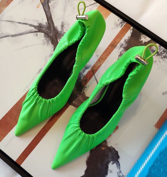 catwalk leather high heels: designer women's pumps 2022 with unique knife shape & elastic rope, ideal for fashionistas, Black
catwalk leather high heels: designer women's pumps 2022 with unique knife shape & elastic rope, ideal for fashionistas, Black