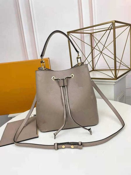 designer luxury bag flower lady messenger genuine hand wild fashion large capacity designer backpack price concessions women's
designer luxury bag flower lady messenger genuine hand wild fashion large capacity designer backpack price concessions women's