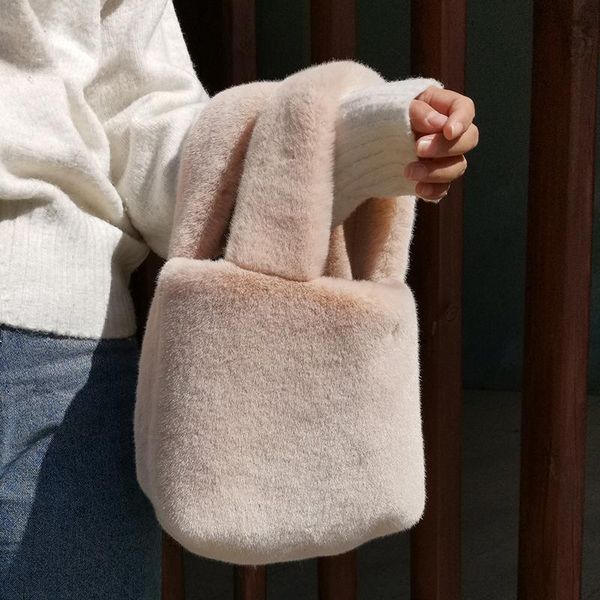 evening bags fashion winter women bucket bag faux fur ladies small casual tote shoulder luxury design female clutch purse handbags bolsa
evening bags fashion winter women bucket bag faux fur ladies small casual tote shoulder luxury design female clutch purse handbags bolsa
