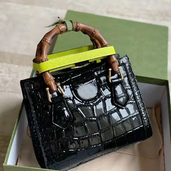 new bamboo small square fashion women's hand shopping crocodile texture bag one shoulder portable diagonal span purses outlet, Black;red
new bamboo small square fashion women's hand shopping crocodile texture bag one shoulder portable diagonal span purses outlet, Black;red