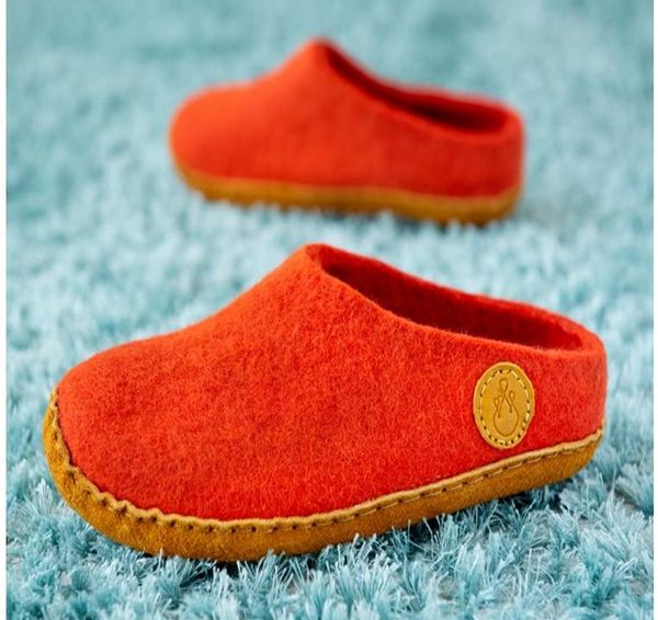 breathable casual shoes warm soft wool felt slippers men women comfy plus size, Black
breathable casual shoes warm soft wool felt slippers men women comfy plus size, Black