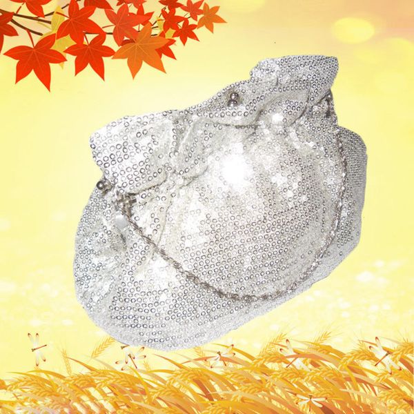 evening bags korean version silver sequin pearl portable cosmetic fashion light dinner
evening bags korean version silver sequin pearl portable cosmetic fashion light dinner