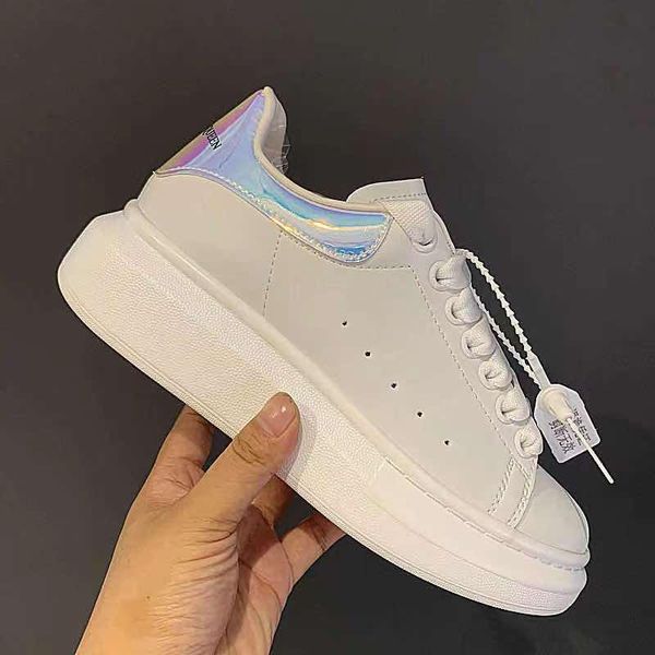 men's polos high-quality leather shoes for men and women, casual comfortable women's shoes, lace-up fashion flat, White;black
men's polos high-quality leather shoes for men and women, casual comfortable women's shoes, lace-up fashion flat, White;black