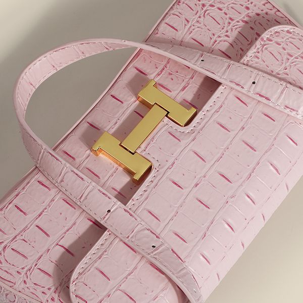 single shoulder underarm bag female 2021 new ostrich pattern staff bag button fashion high-level live broadcast
single shoulder underarm bag female 2021 new ostrich pattern staff bag button fashion high-level live broadcast