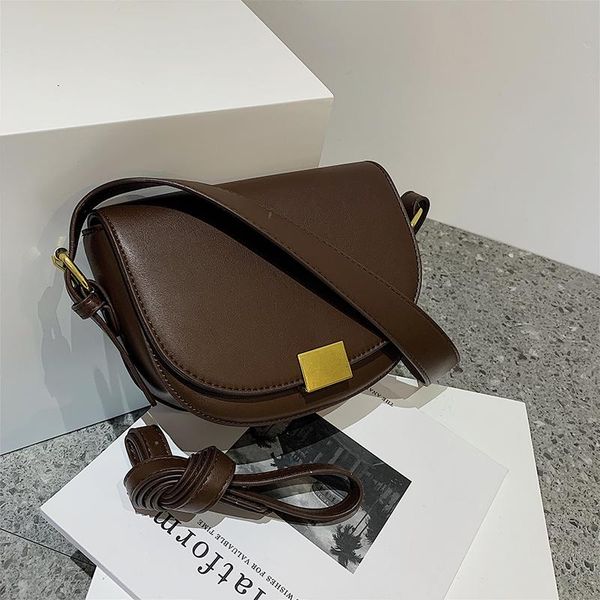 evening bags high-end retro western style shoulder bag 2021 all-match fashion autumn and winter women's designer cross-body saddle
evening bags high-end retro western style shoulder bag 2021 all-match fashion autumn and winter women's designer cross-body saddle