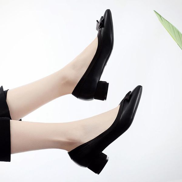 dress shoes 2021 bow color matching black with low heel pointed thick large size professional work single female
dress shoes 2021 bow color matching black with low heel pointed thick large size professional work single female
