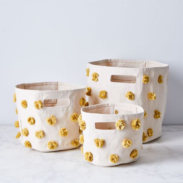 Cotton Pompom Decor Children Toy Storage Bucket Knitted Laundry Basket Photo Prop Large Capacity Baby Toy Organizer
Cotton Pompom Decor Children Toy Storage Bucket Knitted Laundry Basket Photo Prop Large Capacity Baby Toy Organizer