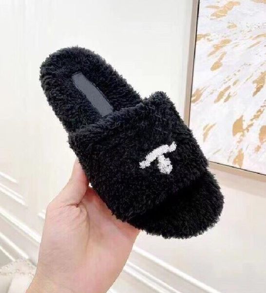 ladies woolen sheepskin winter slipper fur one piece lamb wool warm and comfortable fashion black white yellow pink wear resistant rubber fl
ladies woolen sheepskin winter slipper fur one piece lamb wool warm and comfortable fashion black white yellow pink wear resistant rubber fl