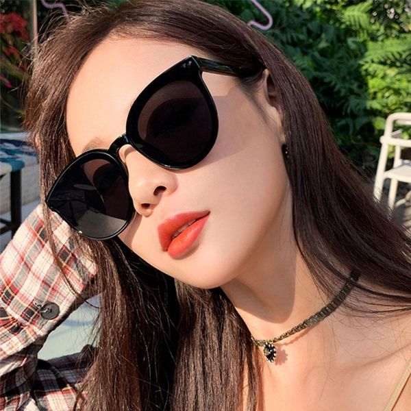 sunglasses classic korean fashion retro female round shape sunglaasses women brand designer price girls, White;black
sunglasses classic korean fashion retro female round shape sunglaasses women brand designer price girls, White;black
