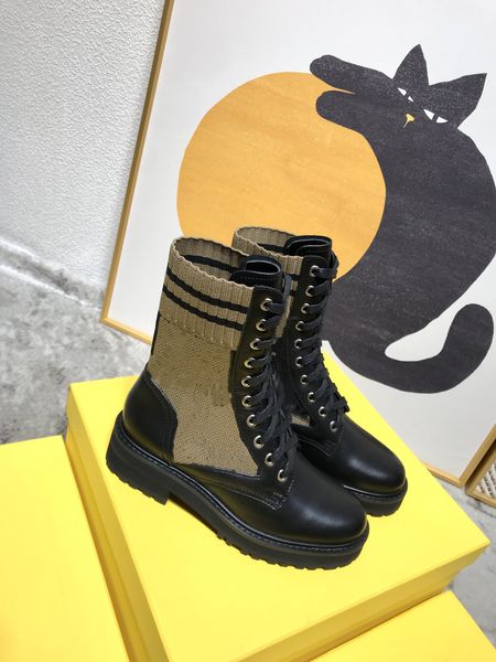 2021 luxury women embroidered print boots lacing up martens boot high version layer cowhide brand unique decorative stretch faux suede come, Black
2021 luxury women embroidered print boots lacing up martens boot high version layer cowhide brand unique decorative stretch faux suede come, Black
