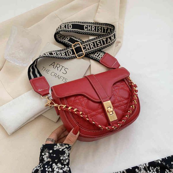 2022 factory wholesale new fashion lingge saddle autumn and winter small bag niche chain single shoulder messenger bag
2022 factory wholesale new fashion lingge saddle autumn and winter small bag niche chain single shoulder messenger bag