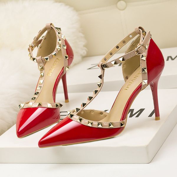 - europe club thin heel shows thin high heel shallow mouth head rivet hollows a word to take a womens single shoe1, Black
- europe club thin heel shows thin high heel shallow mouth head rivet hollows a word to take a womens single shoe1, Black