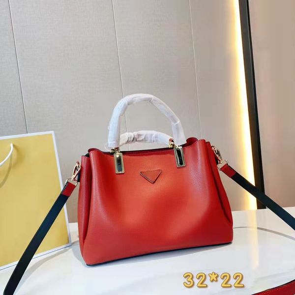 luxurys designers bags handbag postmanbags messengerbags men and women suitable for leather material large capacity classic simple good nice
luxurys designers bags handbag postmanbags messengerbags men and women suitable for leather material large capacity classic simple good nice