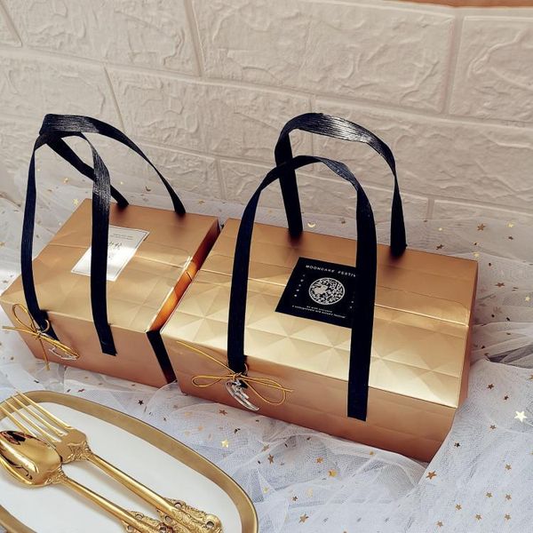 gift wrap 10pcs gold boxes cake paper box packaging hand handle cookie chocolate macaroon wedding package sliver party favors
gift wrap 10pcs gold boxes cake paper box packaging hand handle cookie chocolate macaroon wedding package sliver party favors