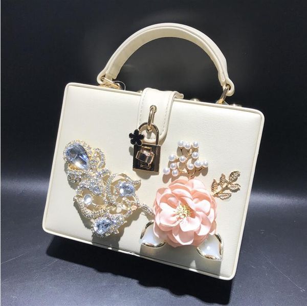 factory wholesale women leather shoulder bags beautiful pearl flower beads handbags european foreign trade diamond handbag street trend hard
factory wholesale women leather shoulder bags beautiful pearl flower beads handbags european foreign trade diamond handbag street trend hard