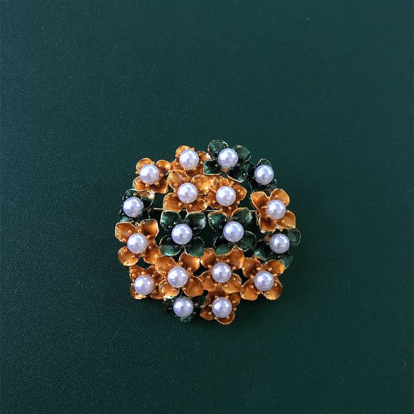 factory wholesale new versatile temperament oil painting pearl sunflower handmade version necktie silk scarf buckle flower brooch hea/rtsch/
factory wholesale new versatile temperament oil painting pearl sunflower handmade version necktie silk scarf buckle flower brooch hea/rtsch/