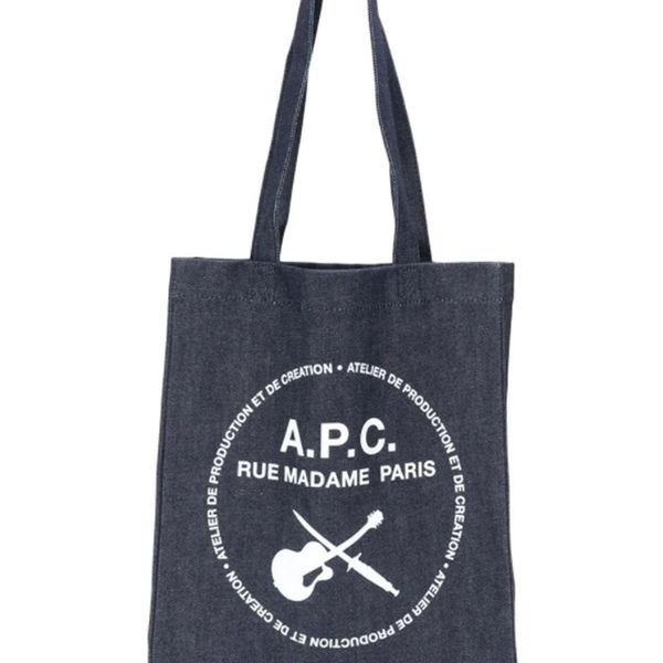 luxury designers japan and south korea a.p/c. shopping canvas portable shoulder ap/c printed letter tote bag decorations christmas
luxury designers japan and south korea a.p/c. shopping canvas portable shoulder ap/c printed letter tote bag decorations christmas
