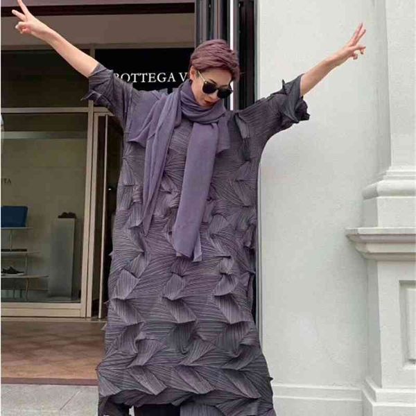 dress miyake fashion fold diamond pleats half sleeve solid color stand collar loose long bud, Black;gray
dress miyake fashion fold diamond pleats half sleeve solid color stand collar loose long bud, Black;gray